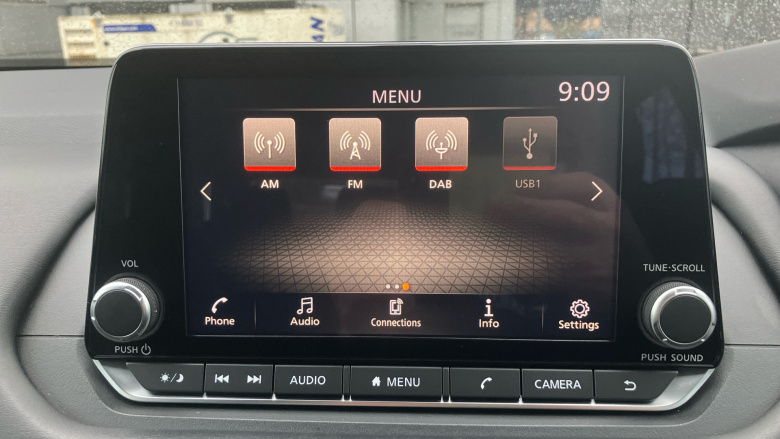 Nissan Qashqai 1.3 DiG-T MH Acenta Premium 5dr Petrol Hatchback